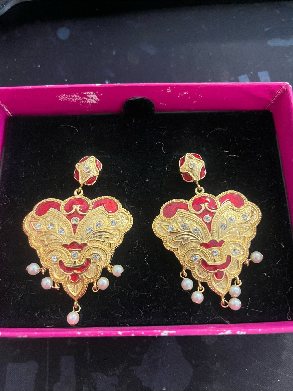 Vi rage Shakira Cain earrings
